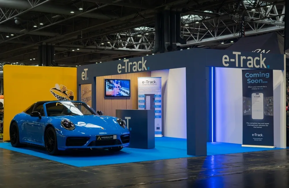 e-track-stand
